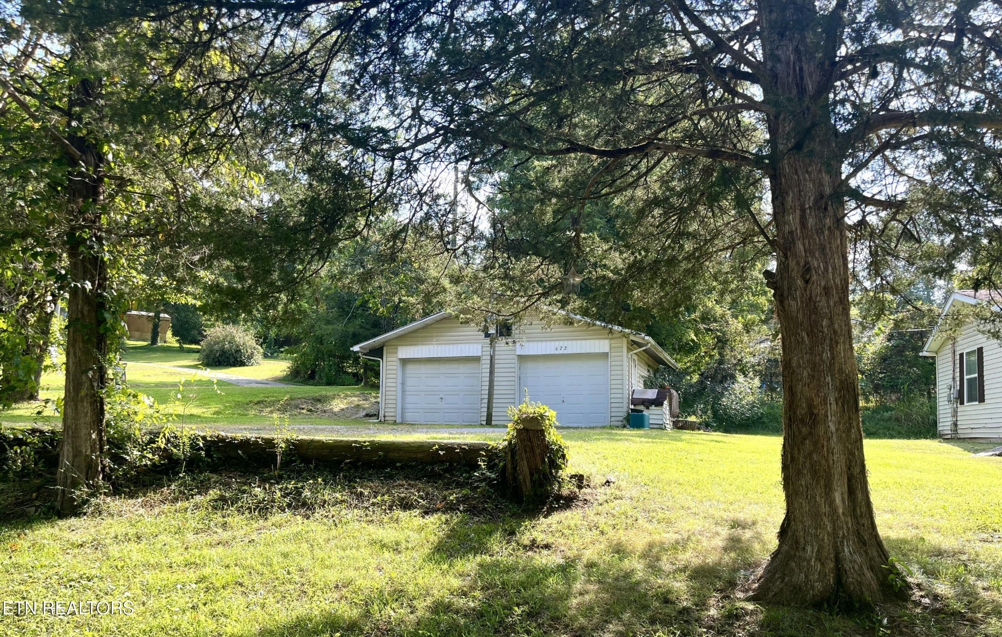 672 Raccoon Valley Rd