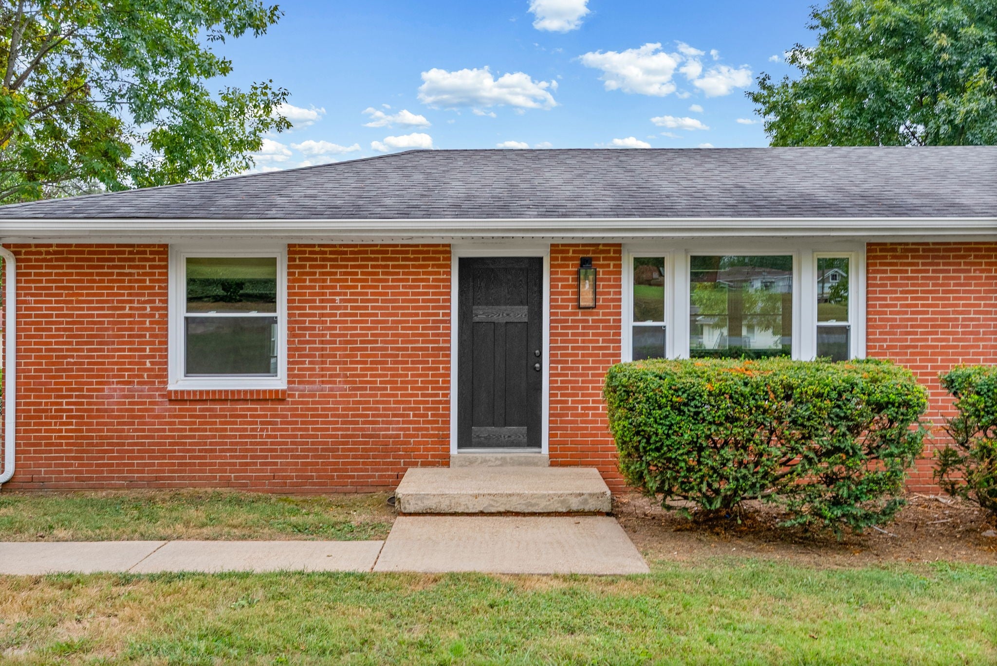 124 Lexington Dr
