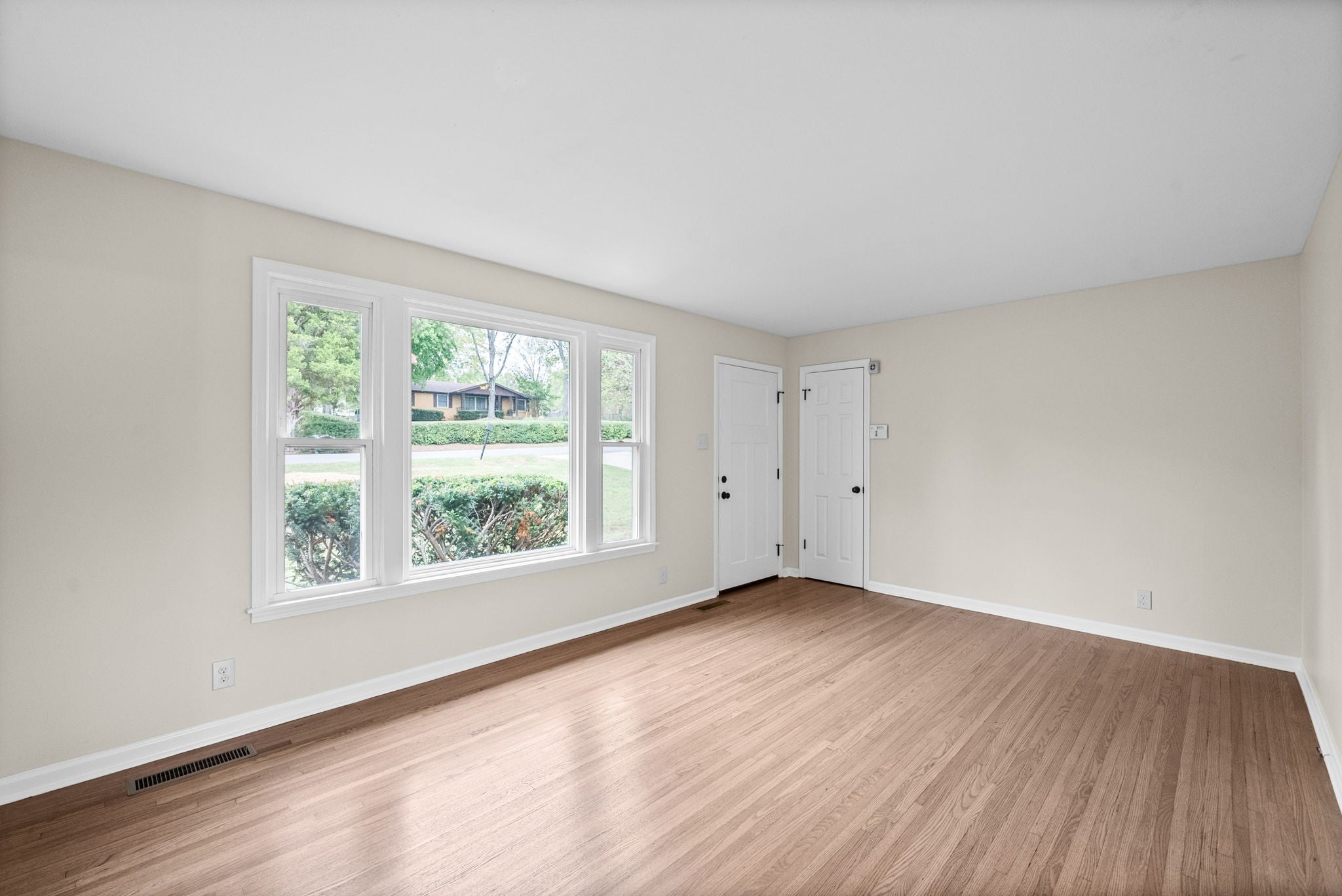124 Lexington Dr