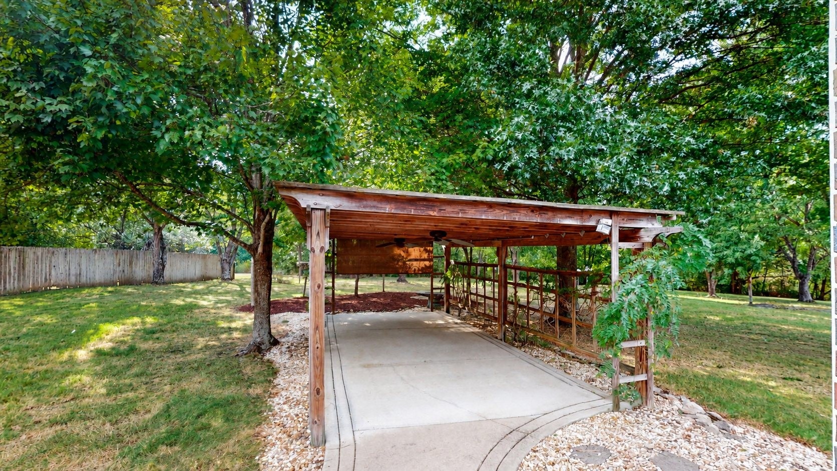 1395 Charleston Ln