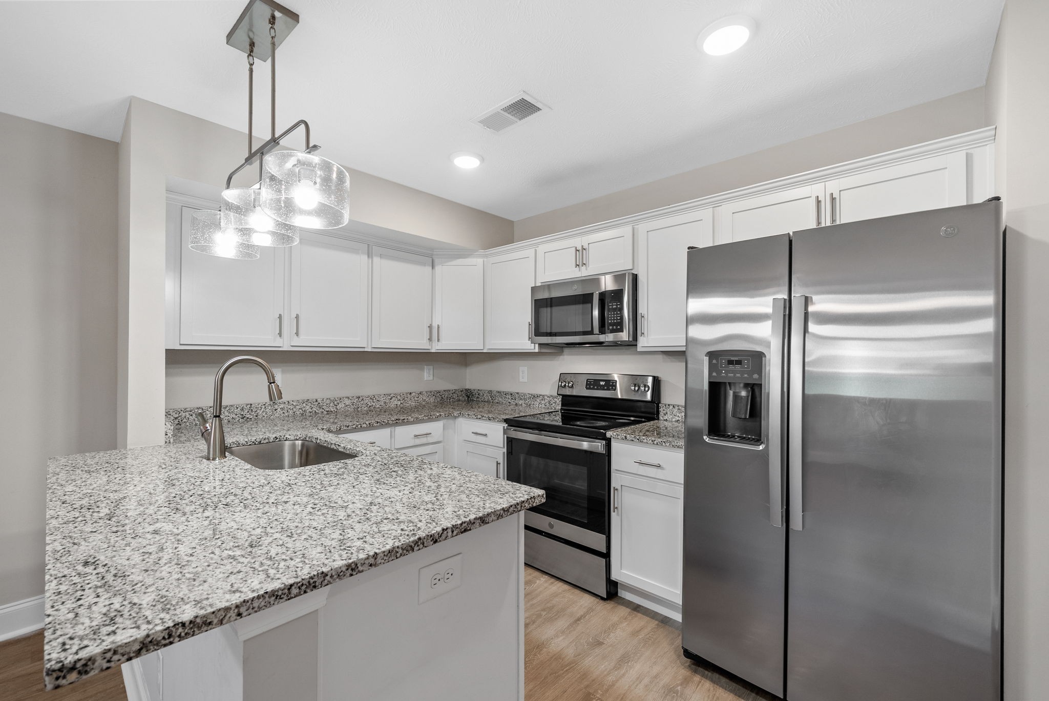 Clarksville, Tennessee 37042, United States, 3 Bedrooms Bedrooms, ,3 BathroomsBathrooms,Residential,Active,225004