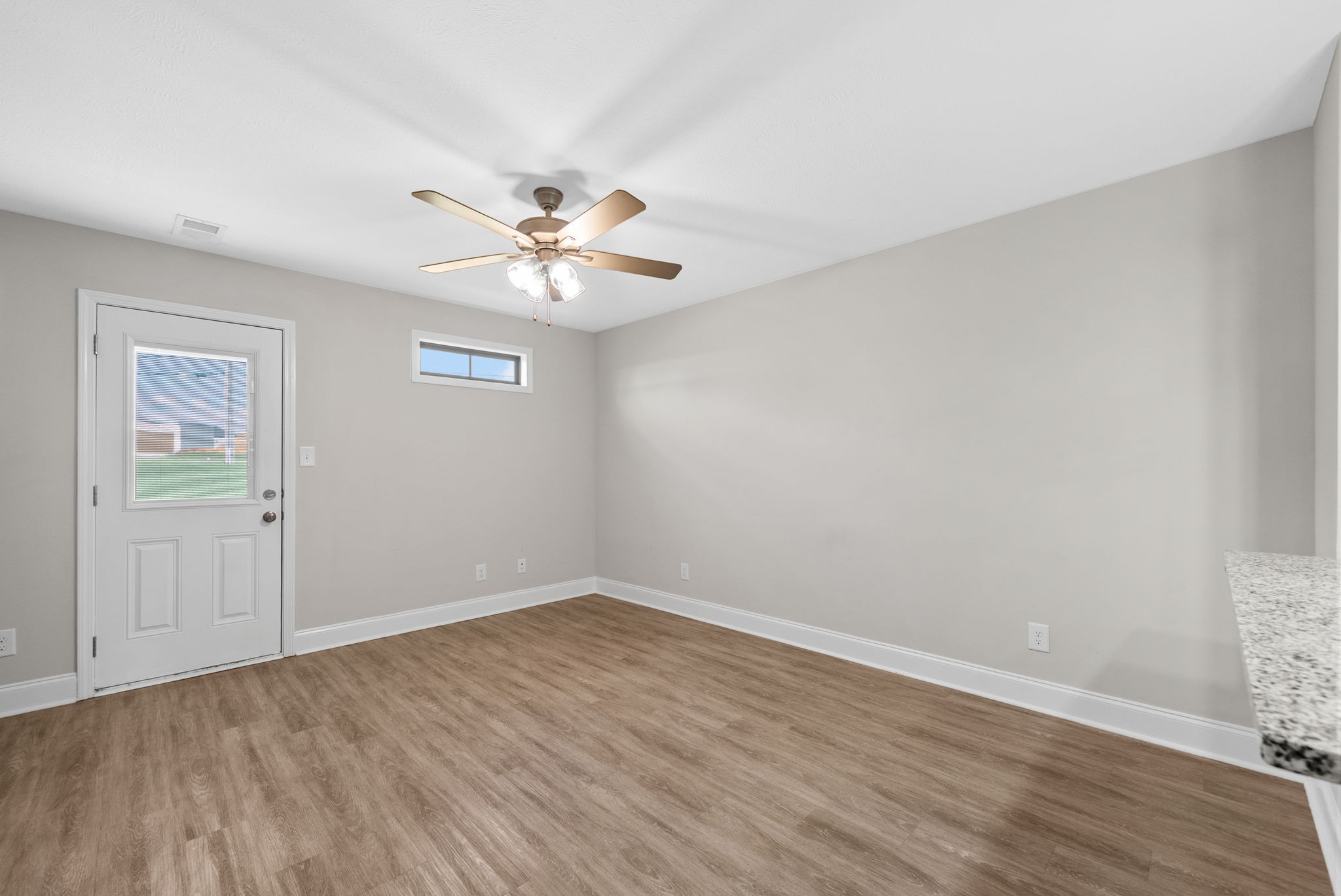 Clarksville, Tennessee 37042, United States, 3 Bedrooms Bedrooms, ,3 BathroomsBathrooms,Residential,Active,225004