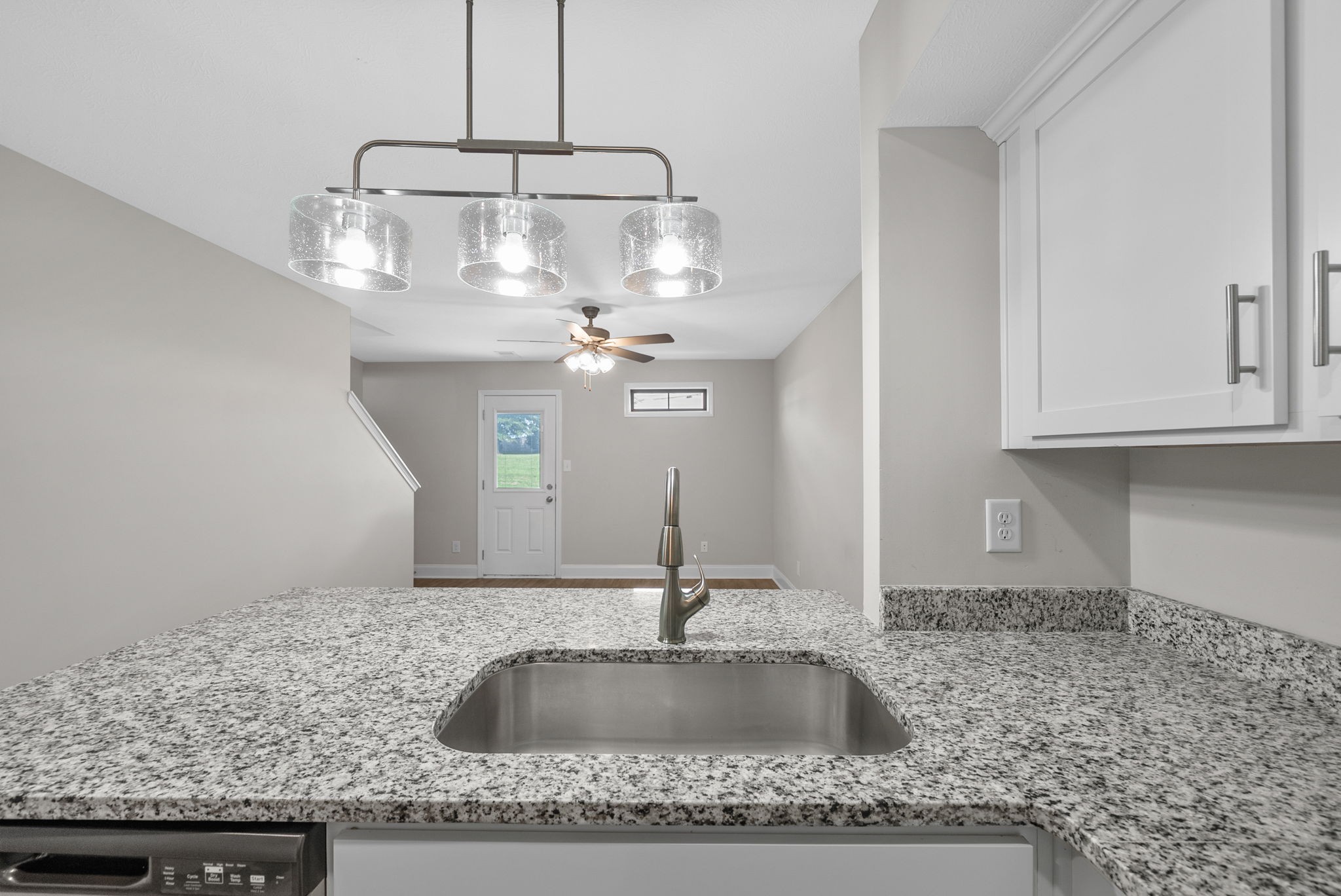 Clarksville, Tennessee 37042, United States, 3 Bedrooms Bedrooms, ,3 BathroomsBathrooms,Residential,Active,225004