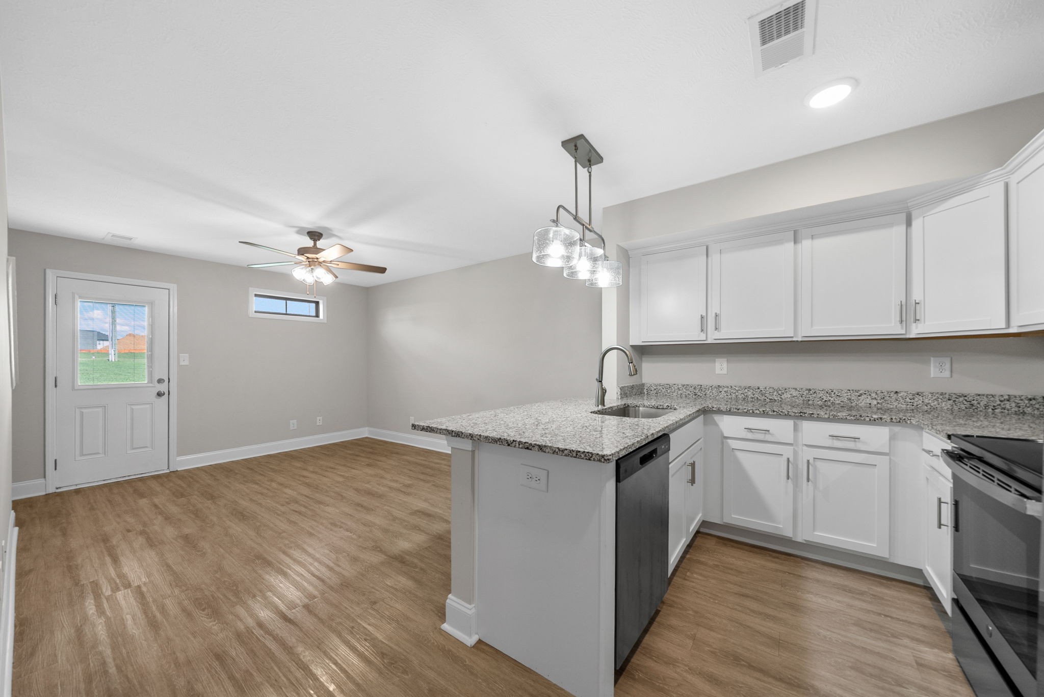 Clarksville, Tennessee 37042, United States, 3 Bedrooms Bedrooms, ,3 BathroomsBathrooms,Residential,Active,225004