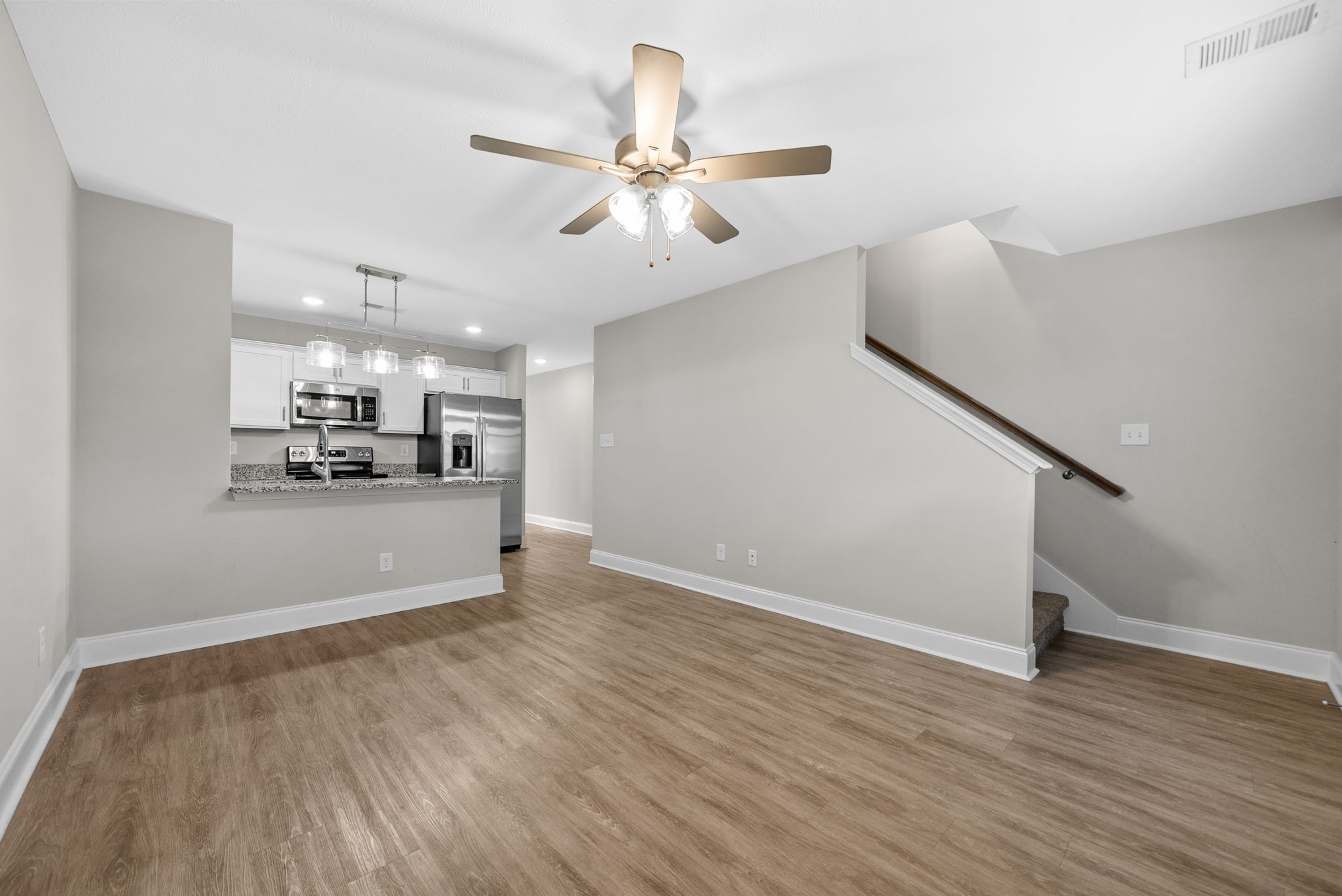 Clarksville, Tennessee 37042, United States, 3 Bedrooms Bedrooms, ,3 BathroomsBathrooms,Residential,Active,225004