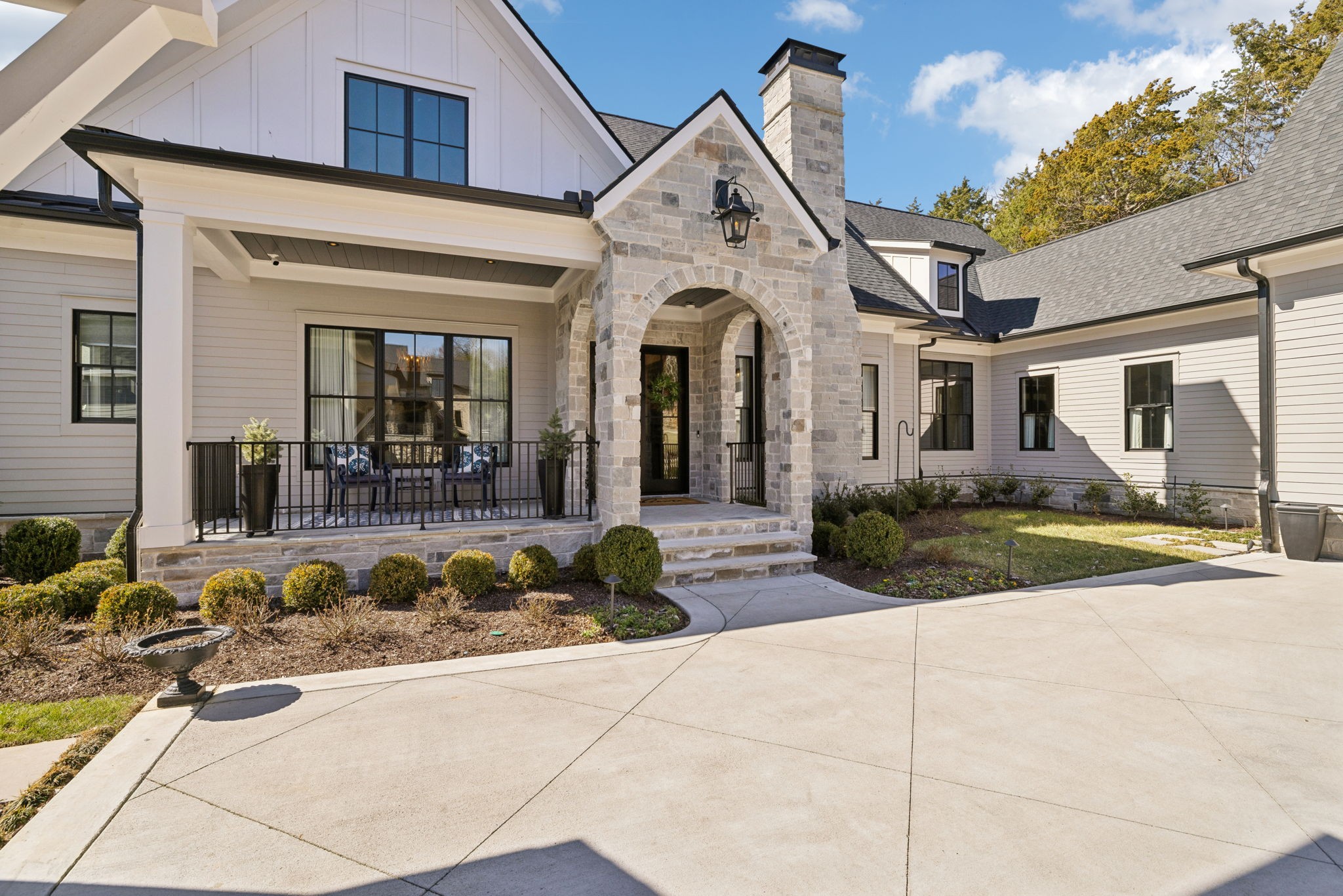 8166 Heirloom Blvd