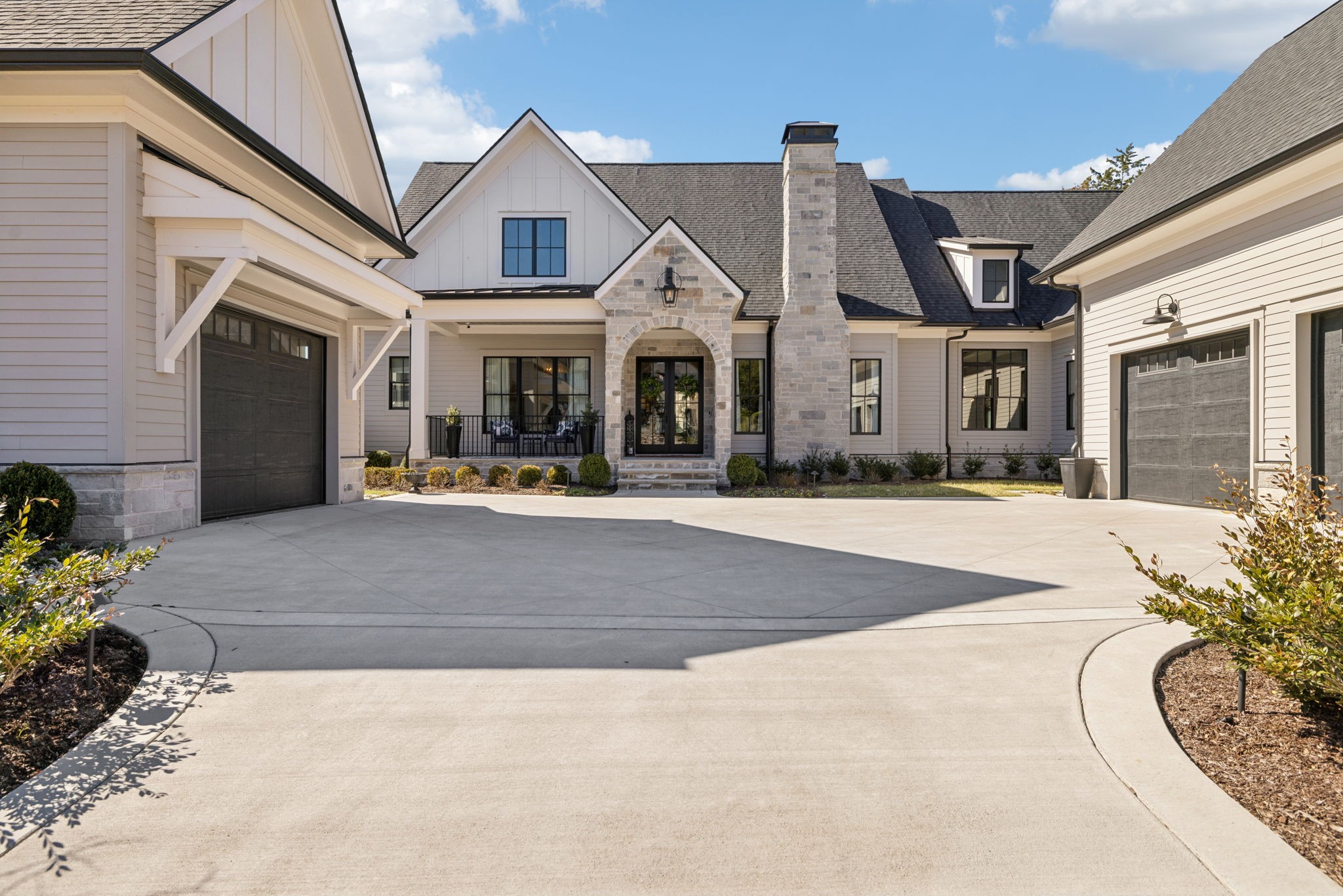8166 Heirloom Blvd
