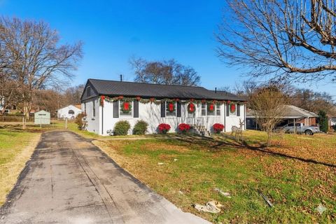 2906 Lakeland Dr E Nashville TN 37214