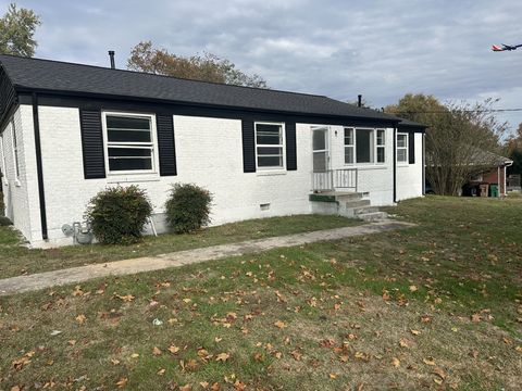 2906 Lakeland Dr E Nashville TN 37214