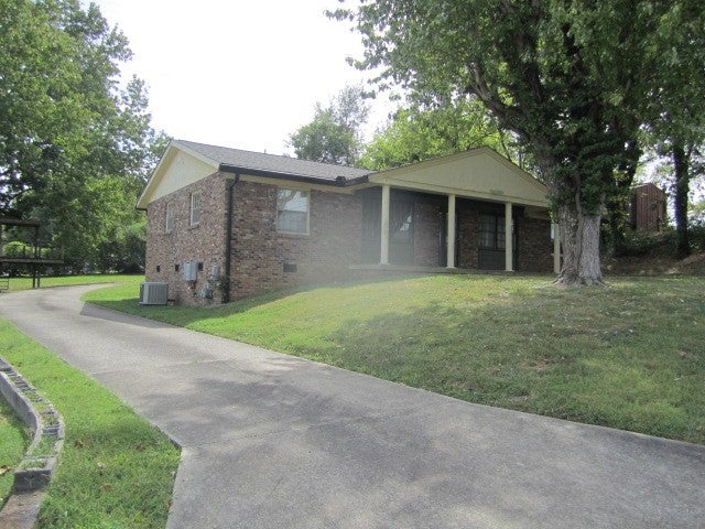 1140 Sugarberry Ln