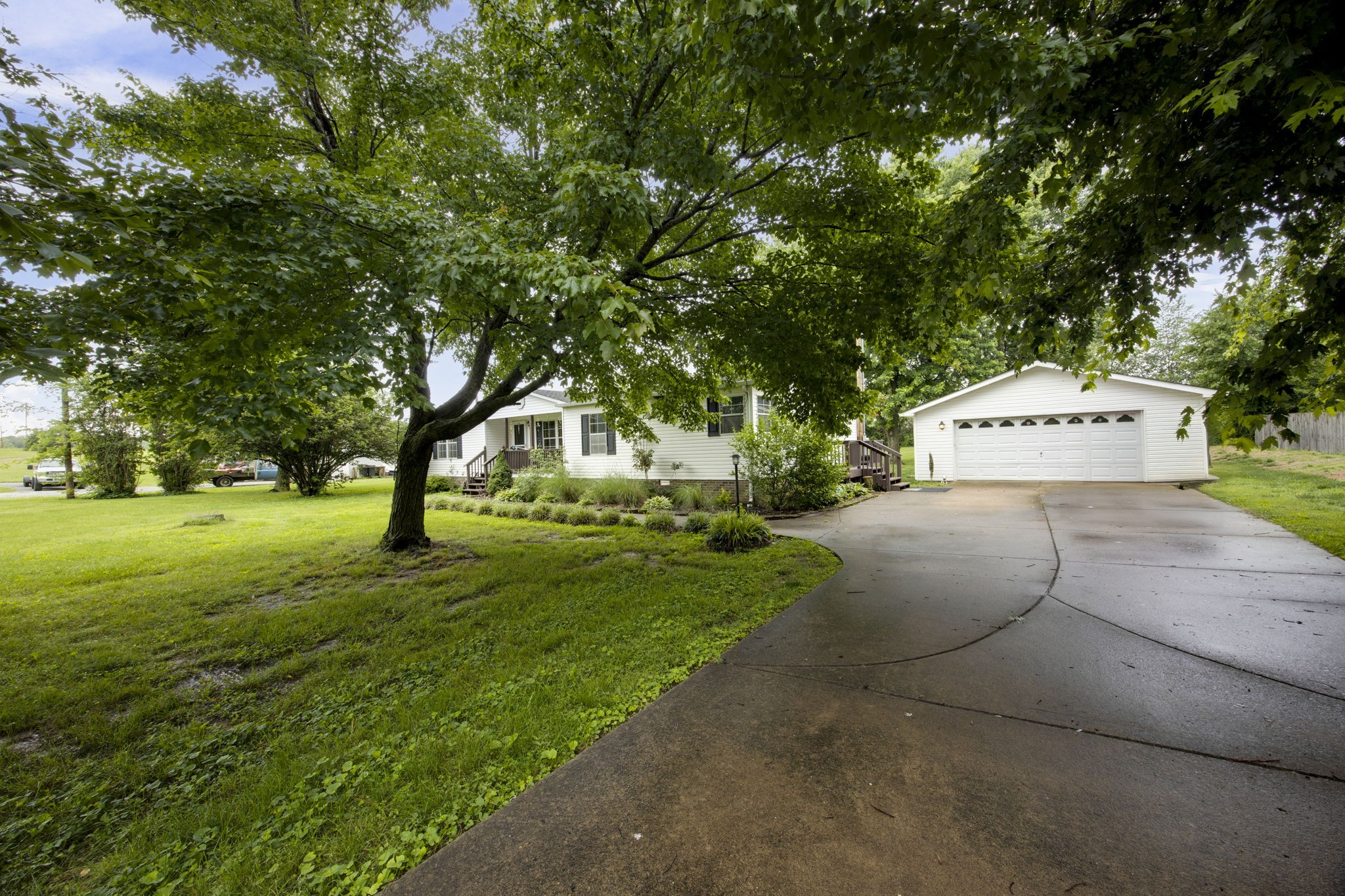 5661 Dixon Rd