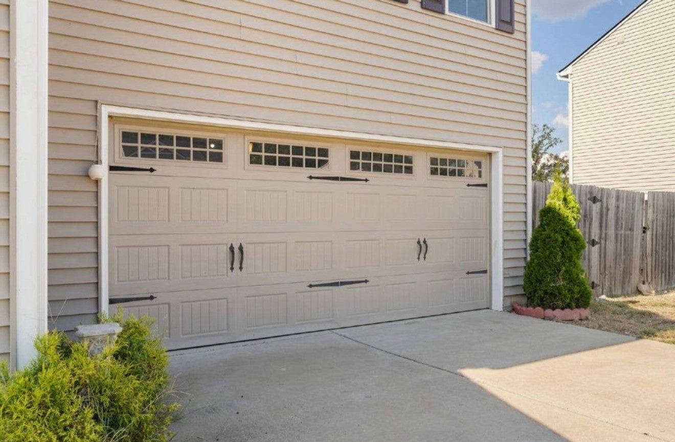 218 Nottingham Ln