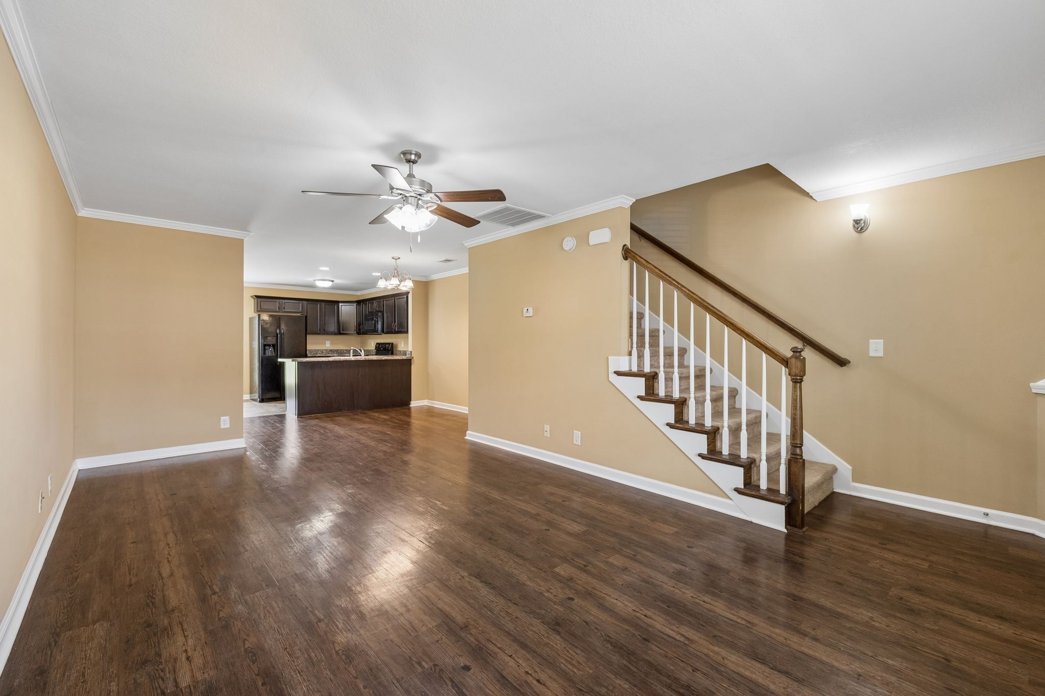 302 Sam Houston Cir