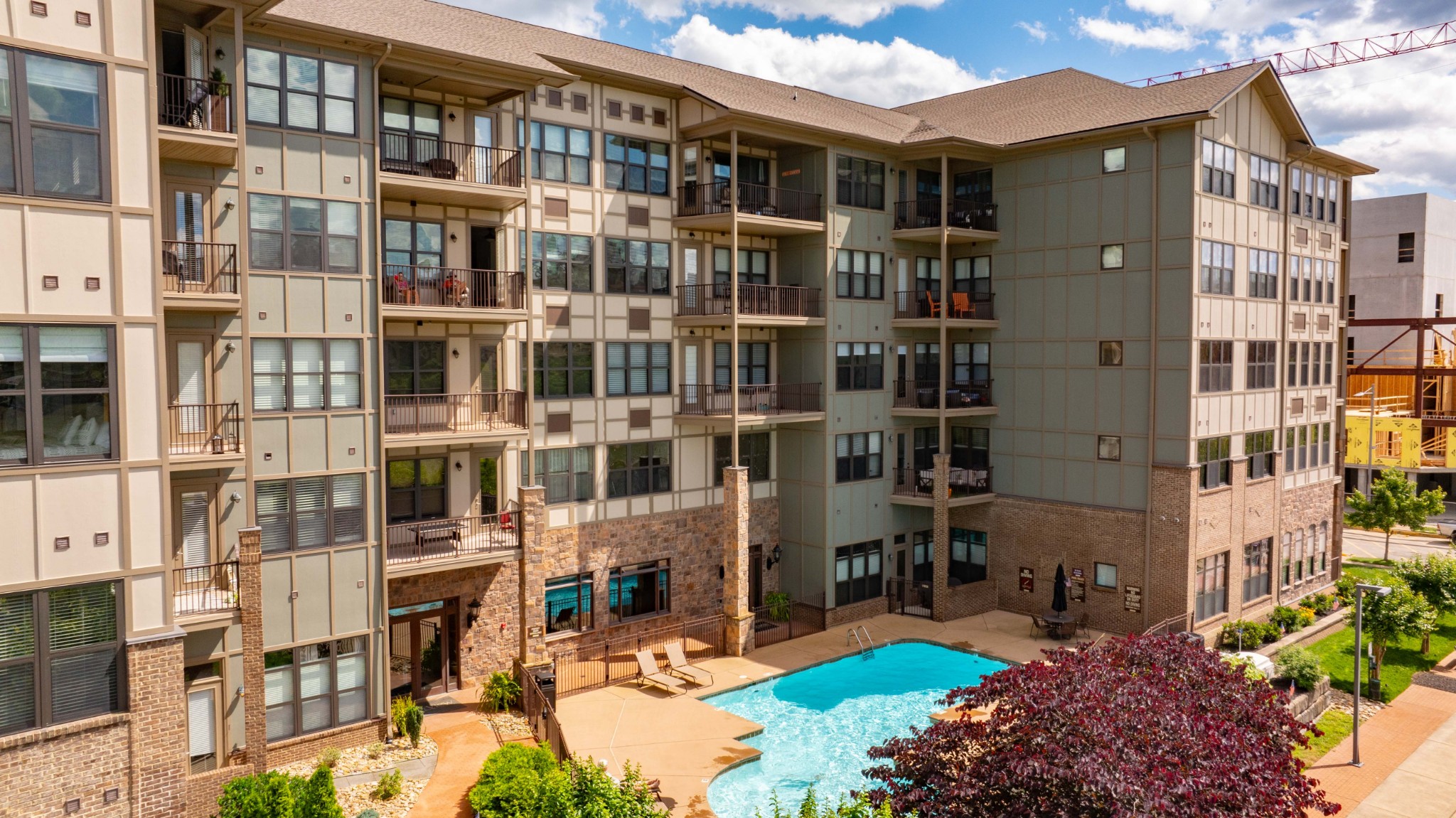445 W Blount Ave 213