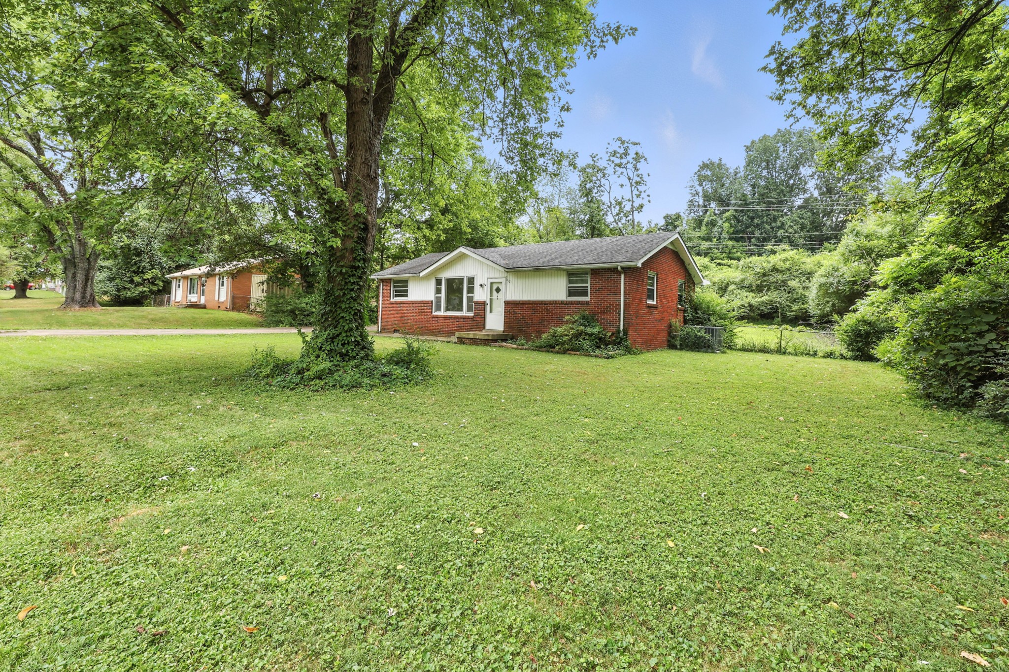 14 Fountainbleau Rd