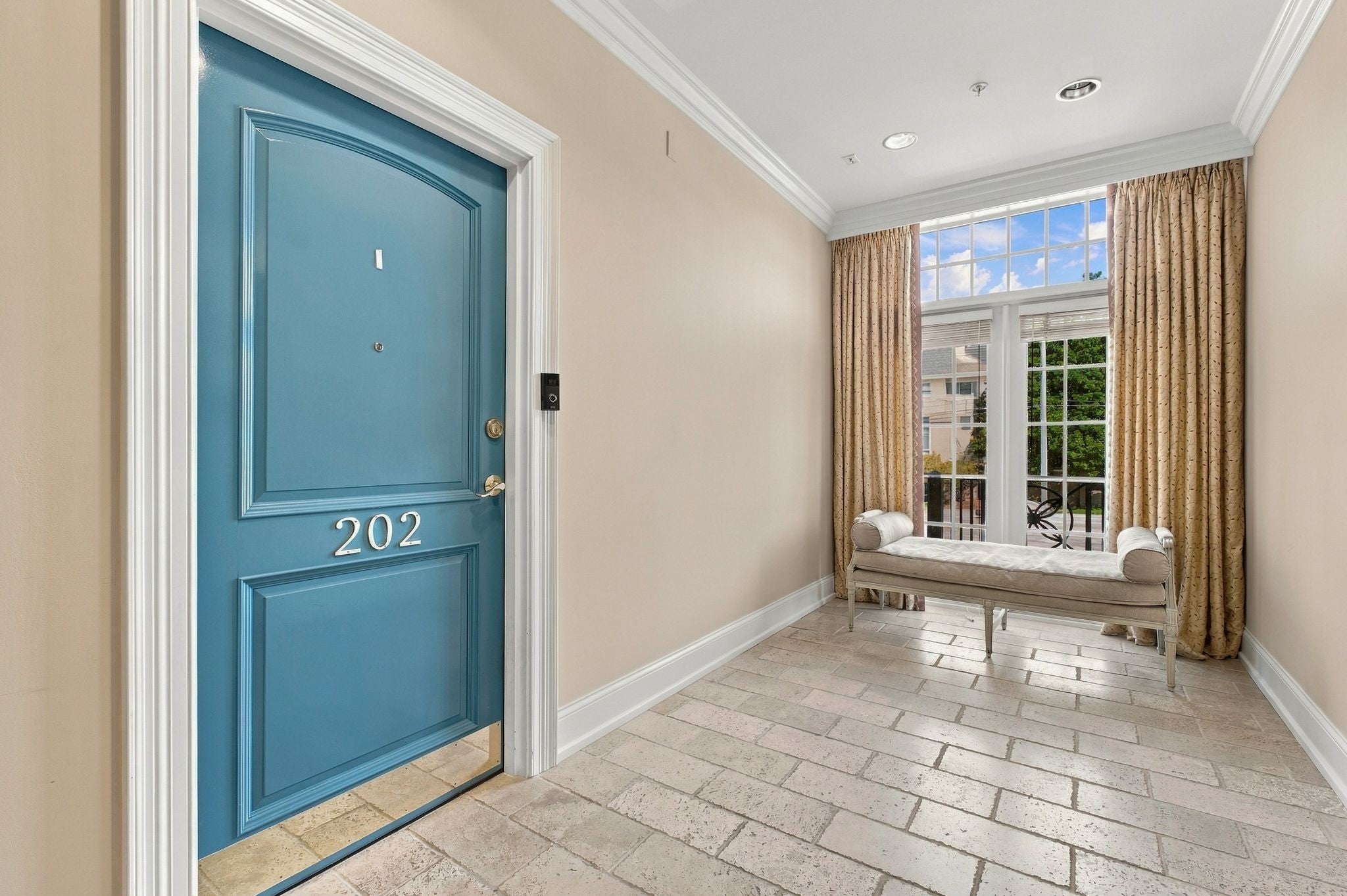 3821 West End Ave 202