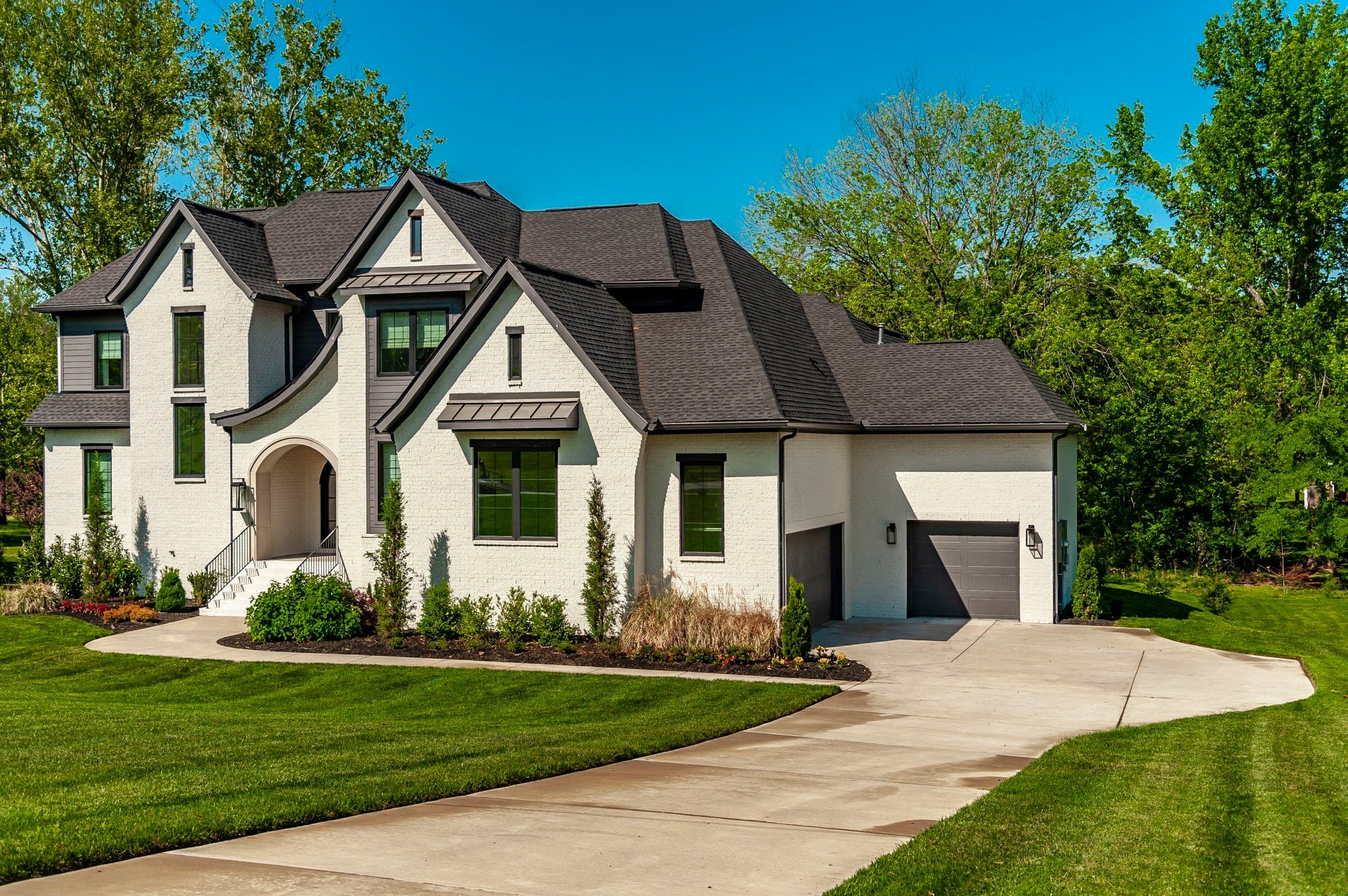 1305 Twin Springs Dr