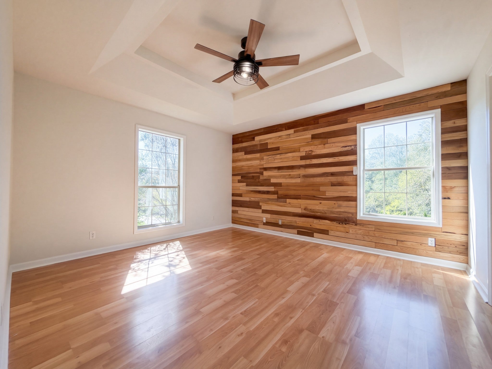 1037 Shadowbrook Dr