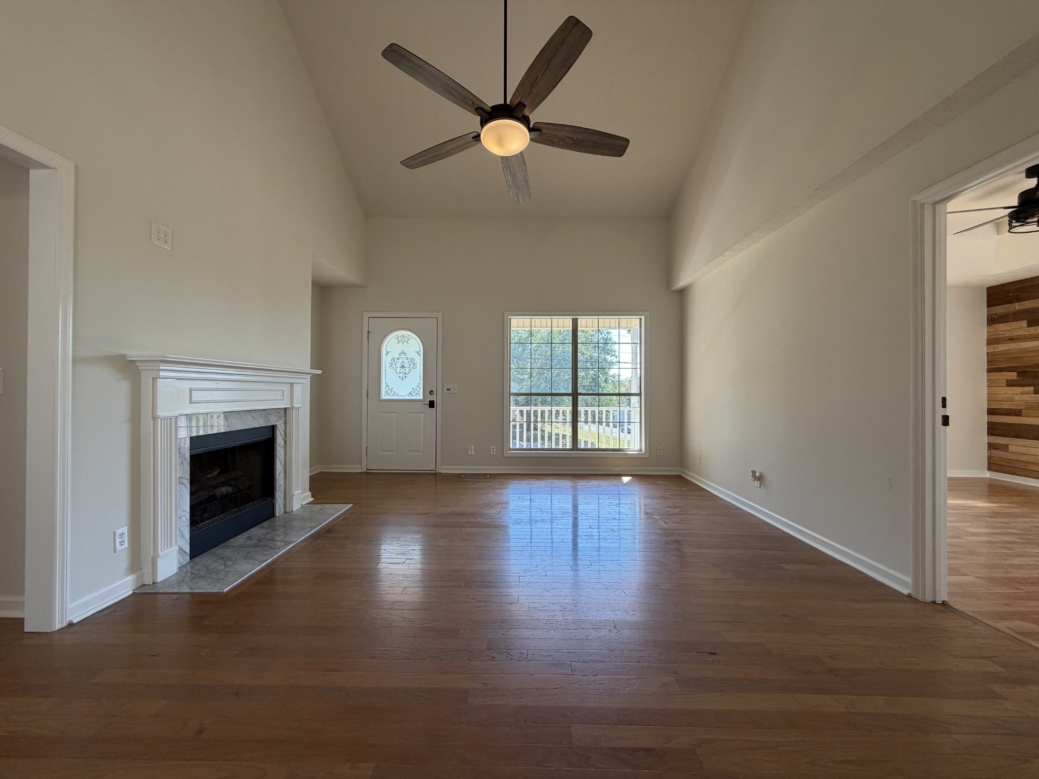 1037 Shadowbrook Dr