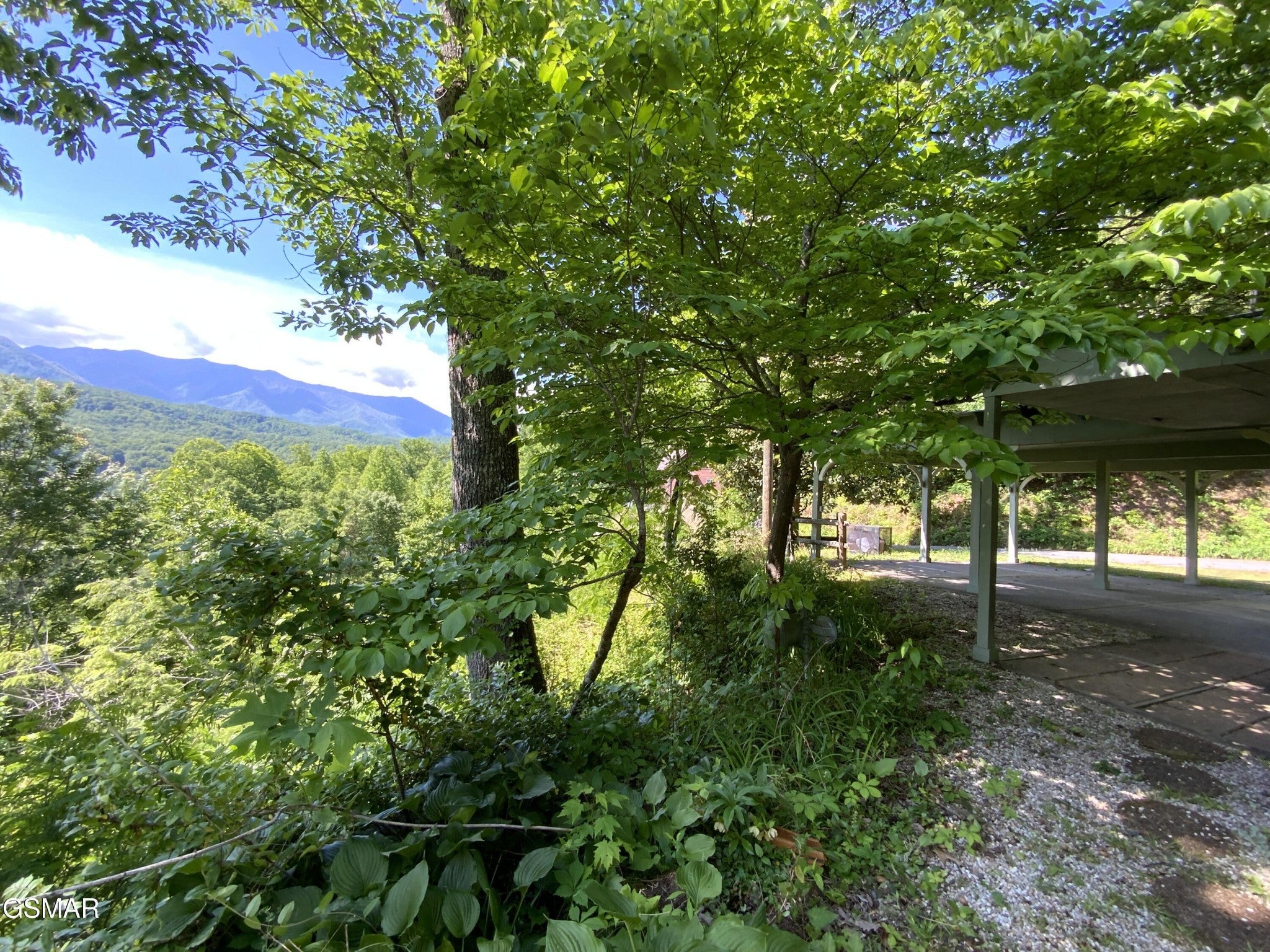 505 Crest Road