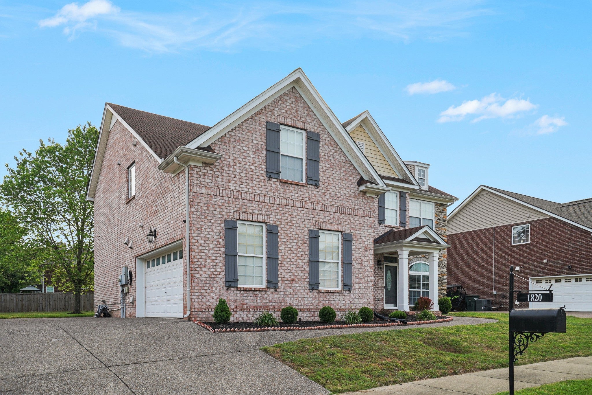 1820 Woodland Farms Ct - Photo 3