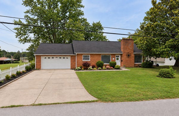 118 KEATON ST, LIVINGSTON, TN 38570 - Image a66aaacccbfe0f0790712bda59bfee15/1175797658