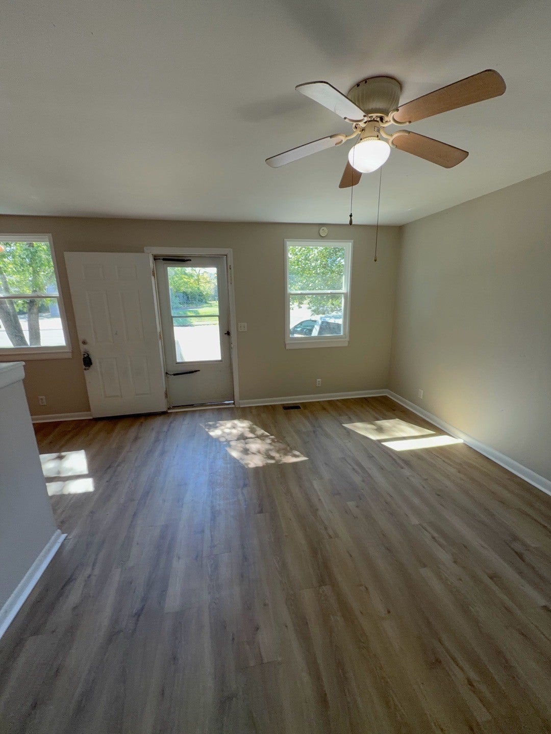 3351 White Pine Dr, Nashville TN 37214 2-bed home, photo 3 of 12