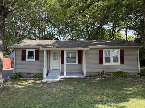 131 Martin St McMinnville TN 37110