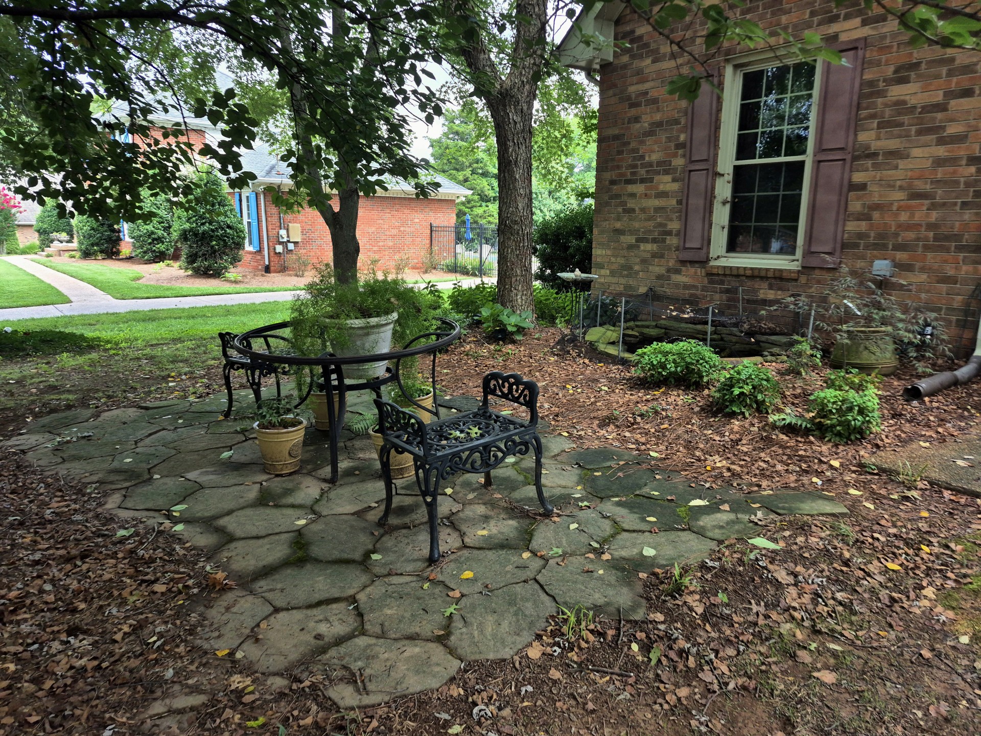 129 W Ridge Dr
