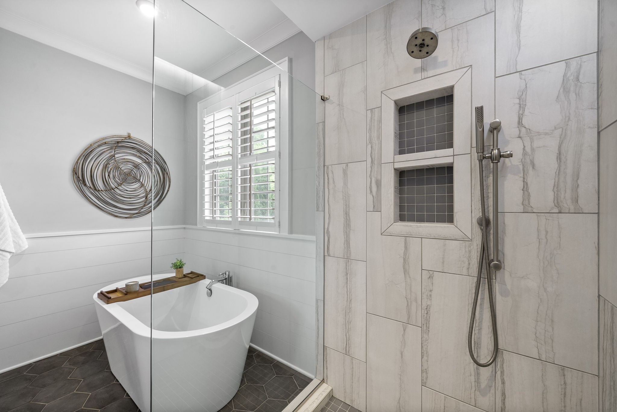 Clarksville, Tennessee 37043, United States, 5 Bedrooms Bedrooms, ,5 BathroomsBathrooms,Residential,Active,212702