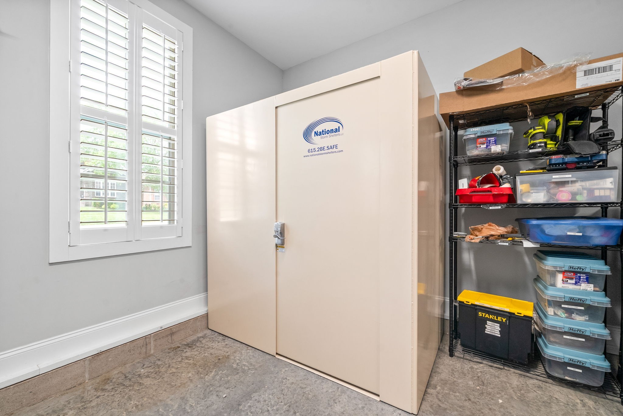 Clarksville, Tennessee 37043, United States, 5 Bedrooms Bedrooms, ,5 BathroomsBathrooms,Residential,Active,212702