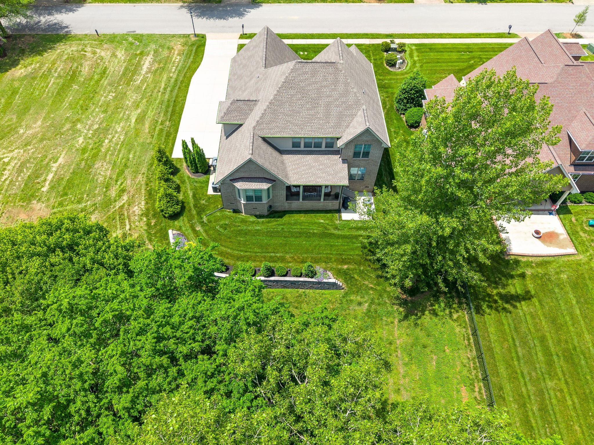 Clarksville, Tennessee 37043, United States, 5 Bedrooms Bedrooms, ,5 BathroomsBathrooms,Residential,Active,212702