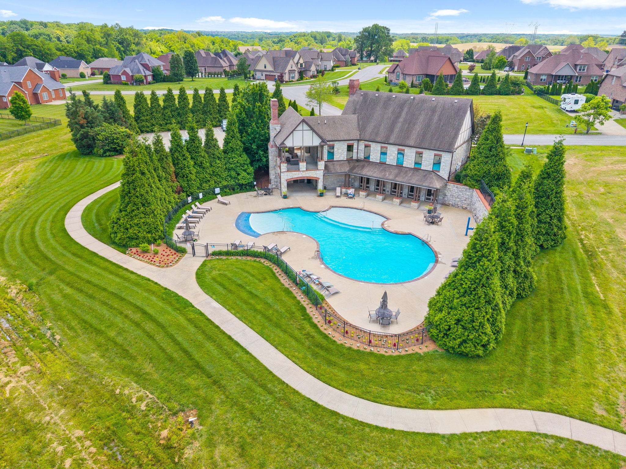 Clarksville, Tennessee 37043, United States, 5 Bedrooms Bedrooms, ,5 BathroomsBathrooms,Residential,Active,212702