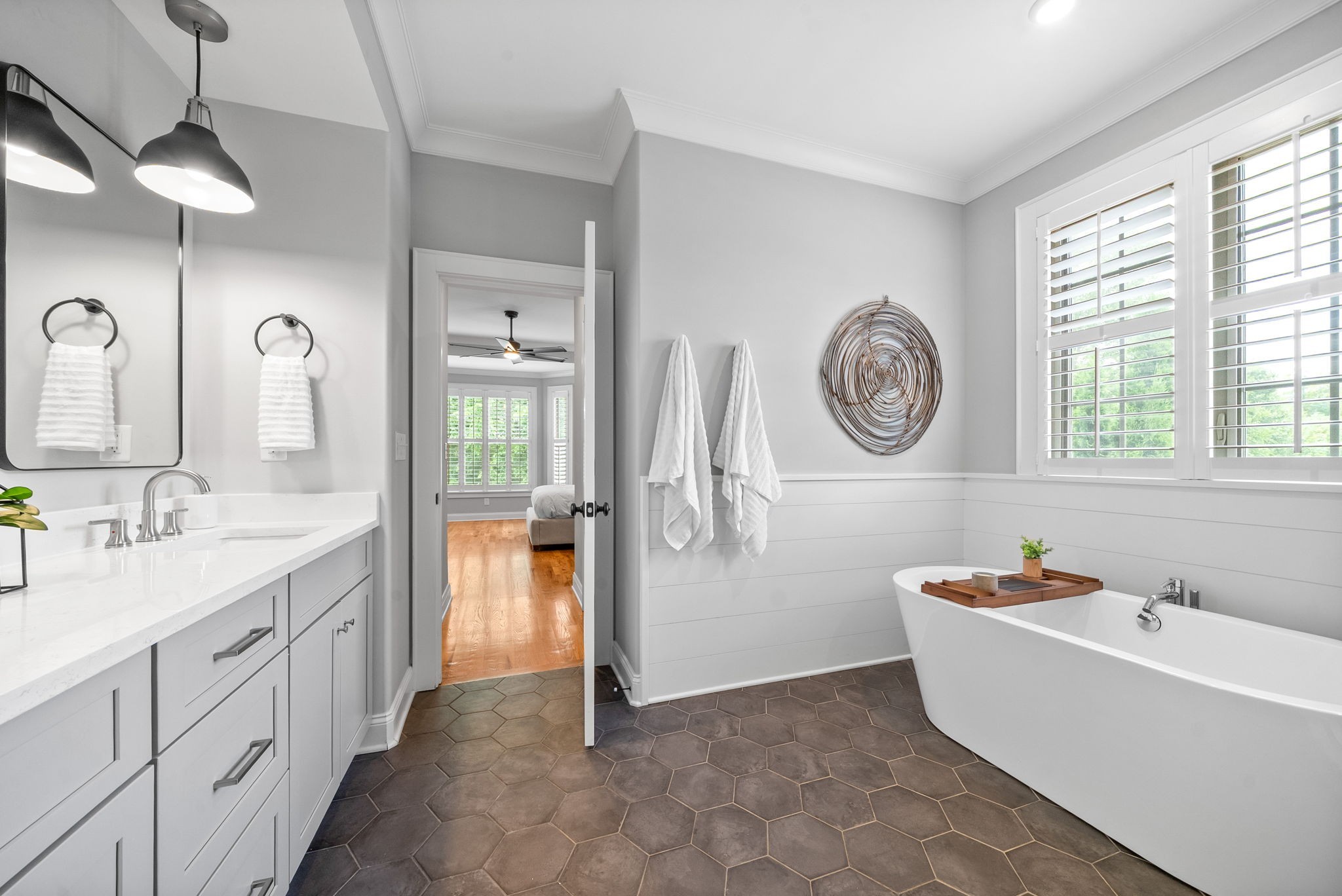 Clarksville, Tennessee 37043, United States, 5 Bedrooms Bedrooms, ,5 BathroomsBathrooms,Residential,Active,212702