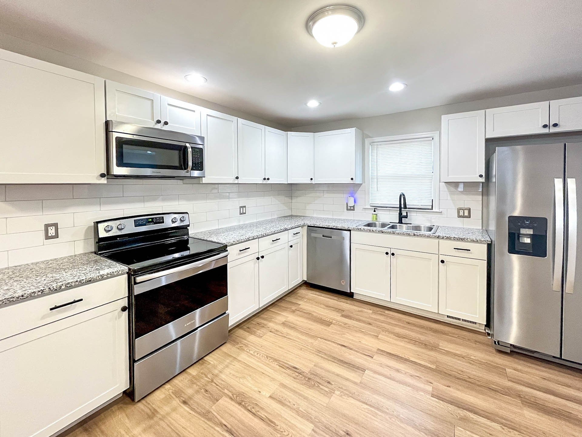 907 Idlewild Dr