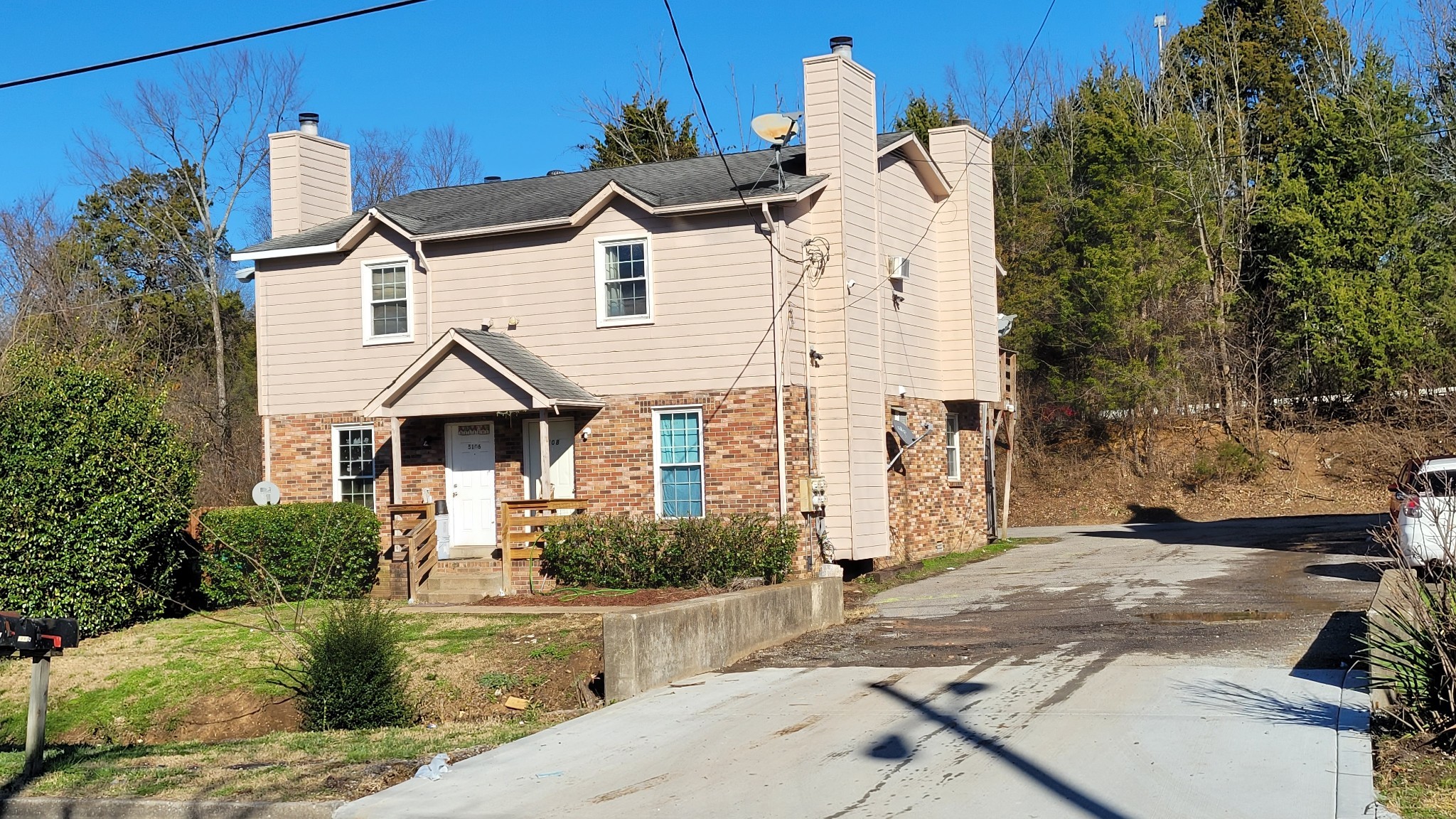 5104 Linbar Dr