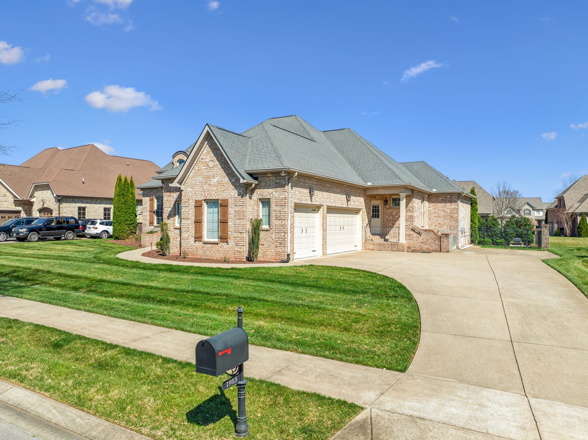 1915 Rolling Creek Drive