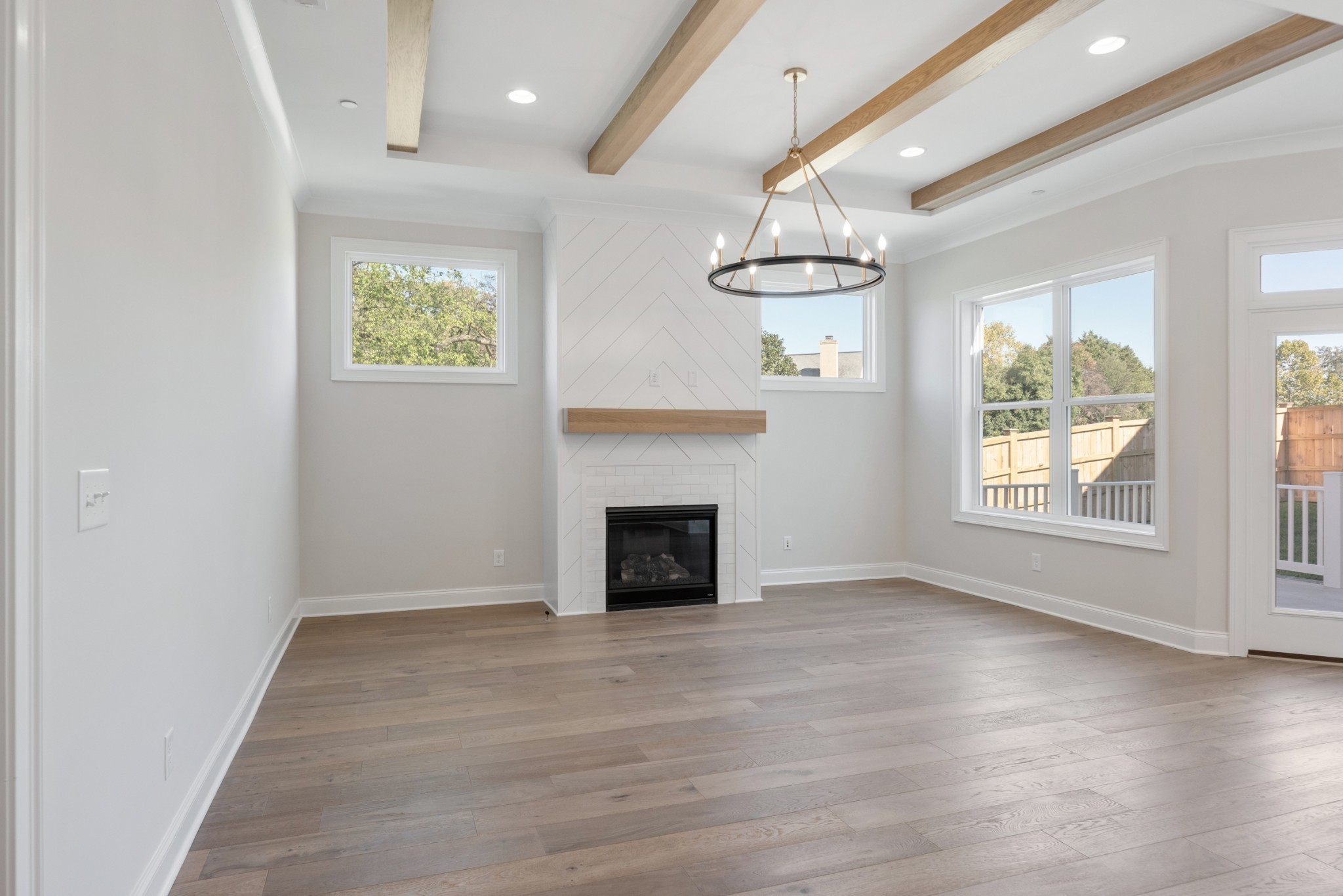 2115 Hollydale Alley