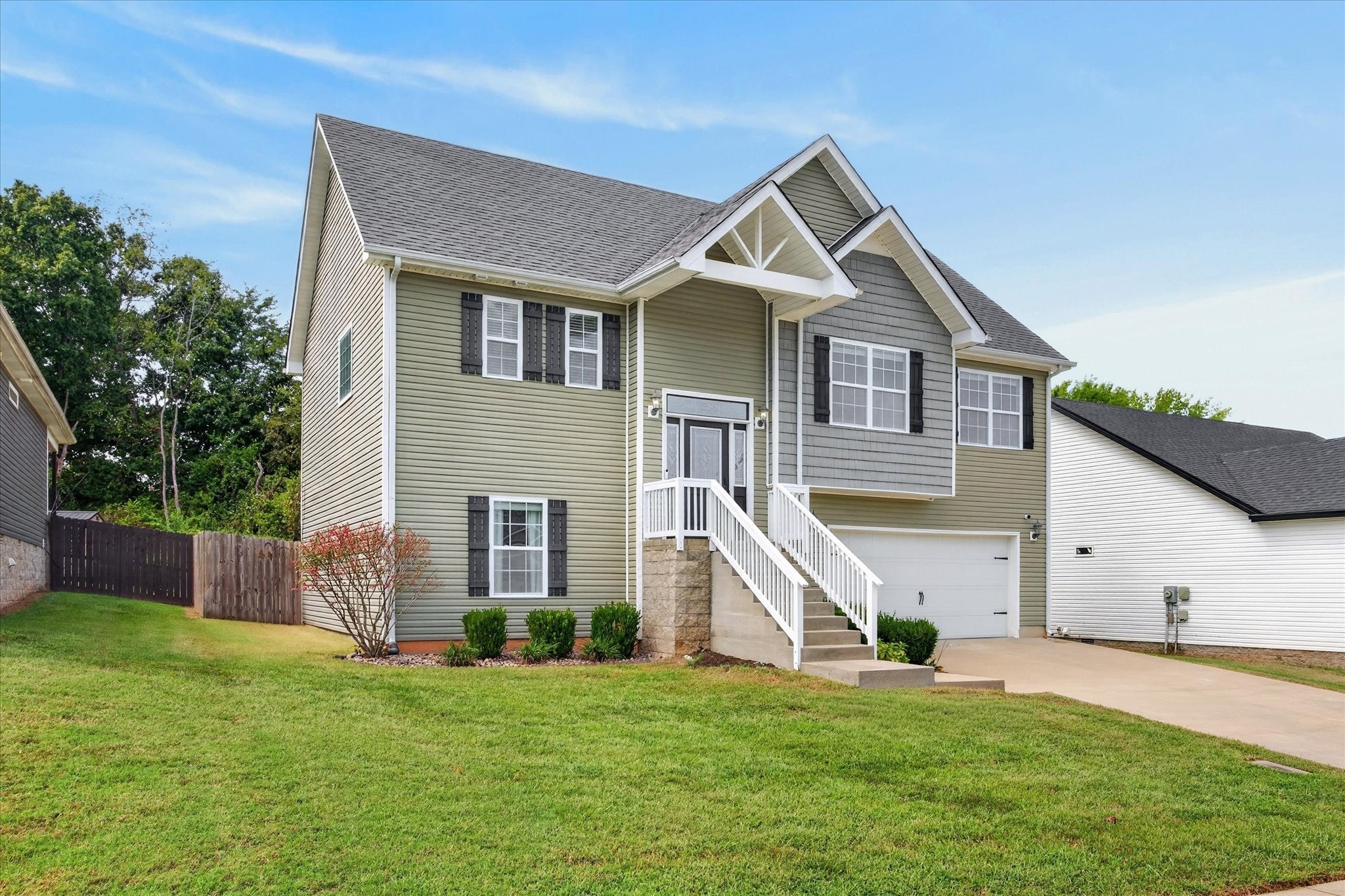 2833 Russet Ridge Dr