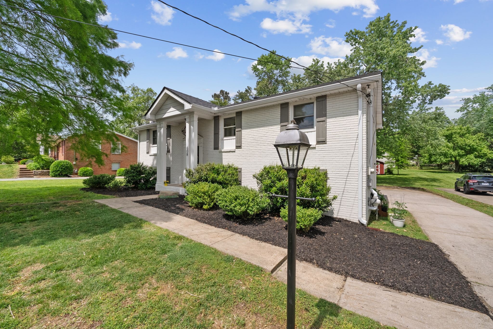 608 Harpeth Pkwy E