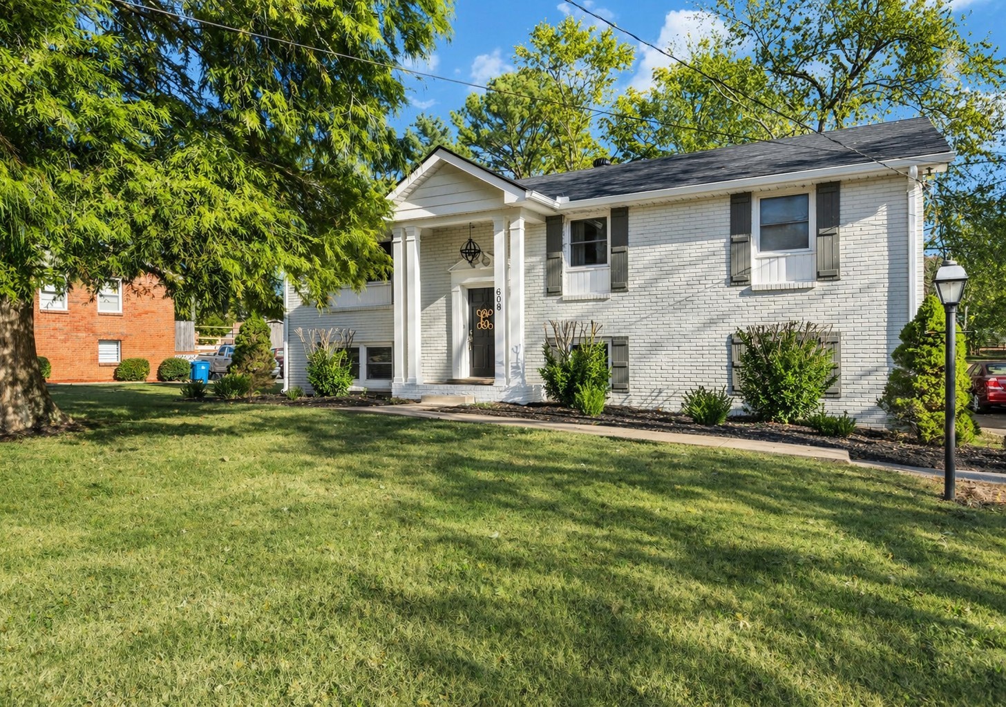 608 Harpeth Pkwy E