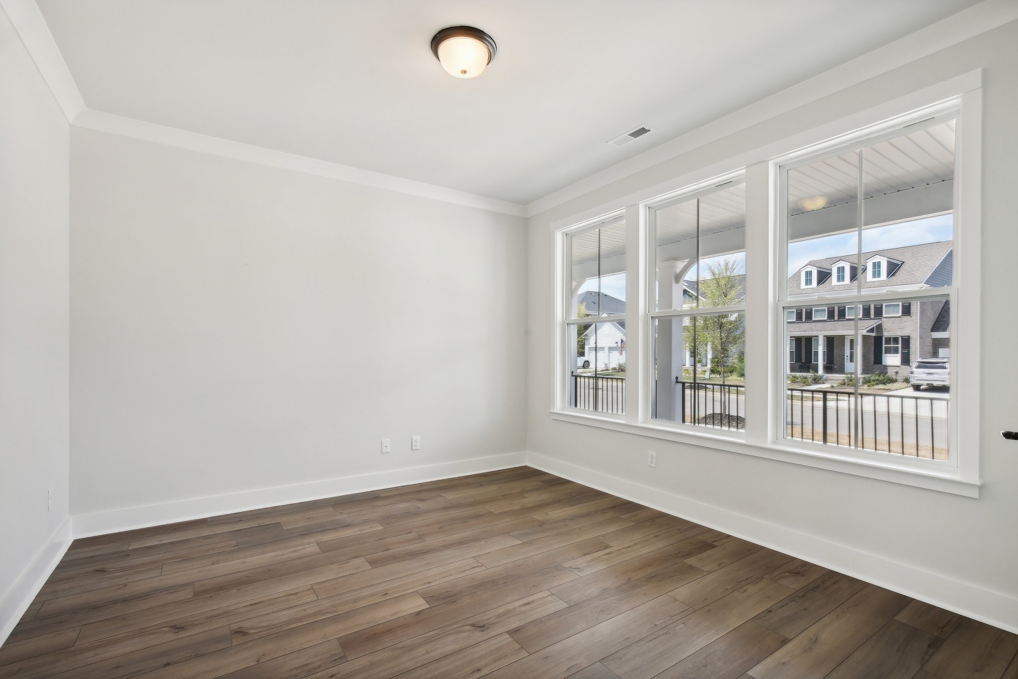 860 Rockwell Dr