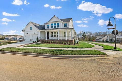 860 Rockwell Dr Hendersonville TN 37075