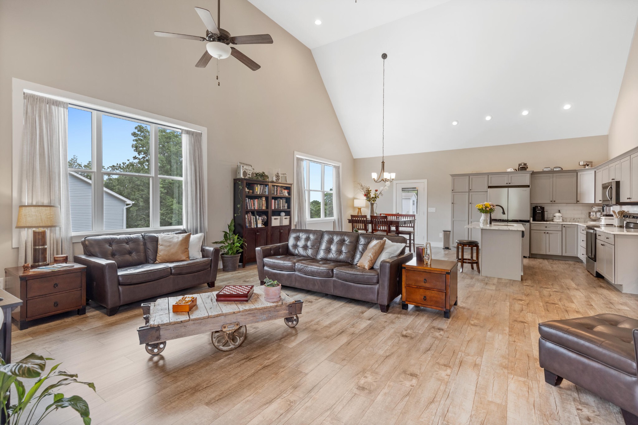 155 Surrey Lane NE