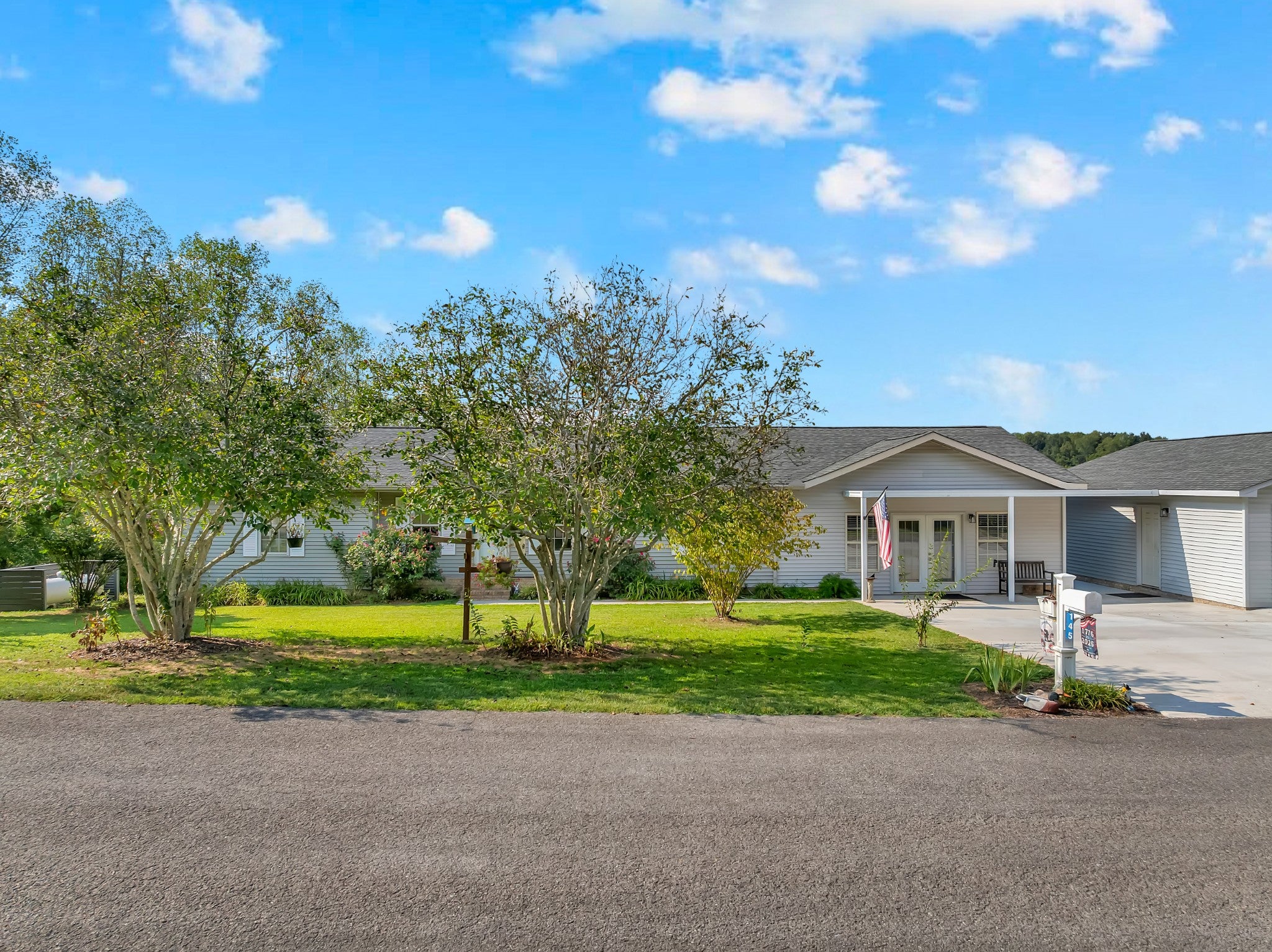 145 Lake Court Dr