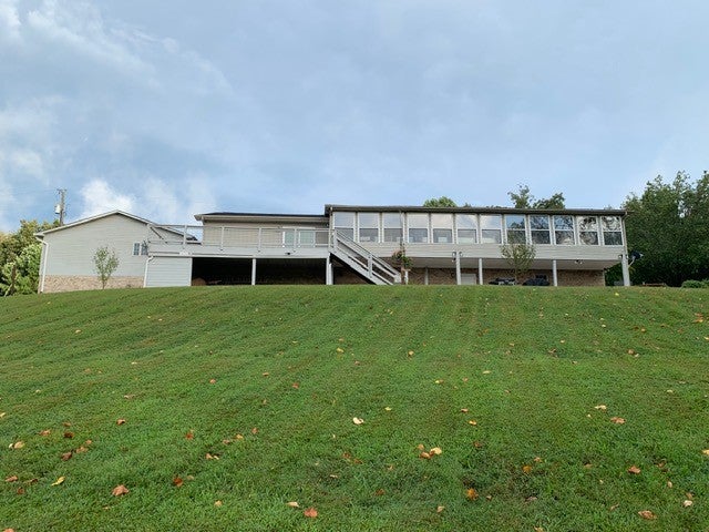 145 Lake Court Dr