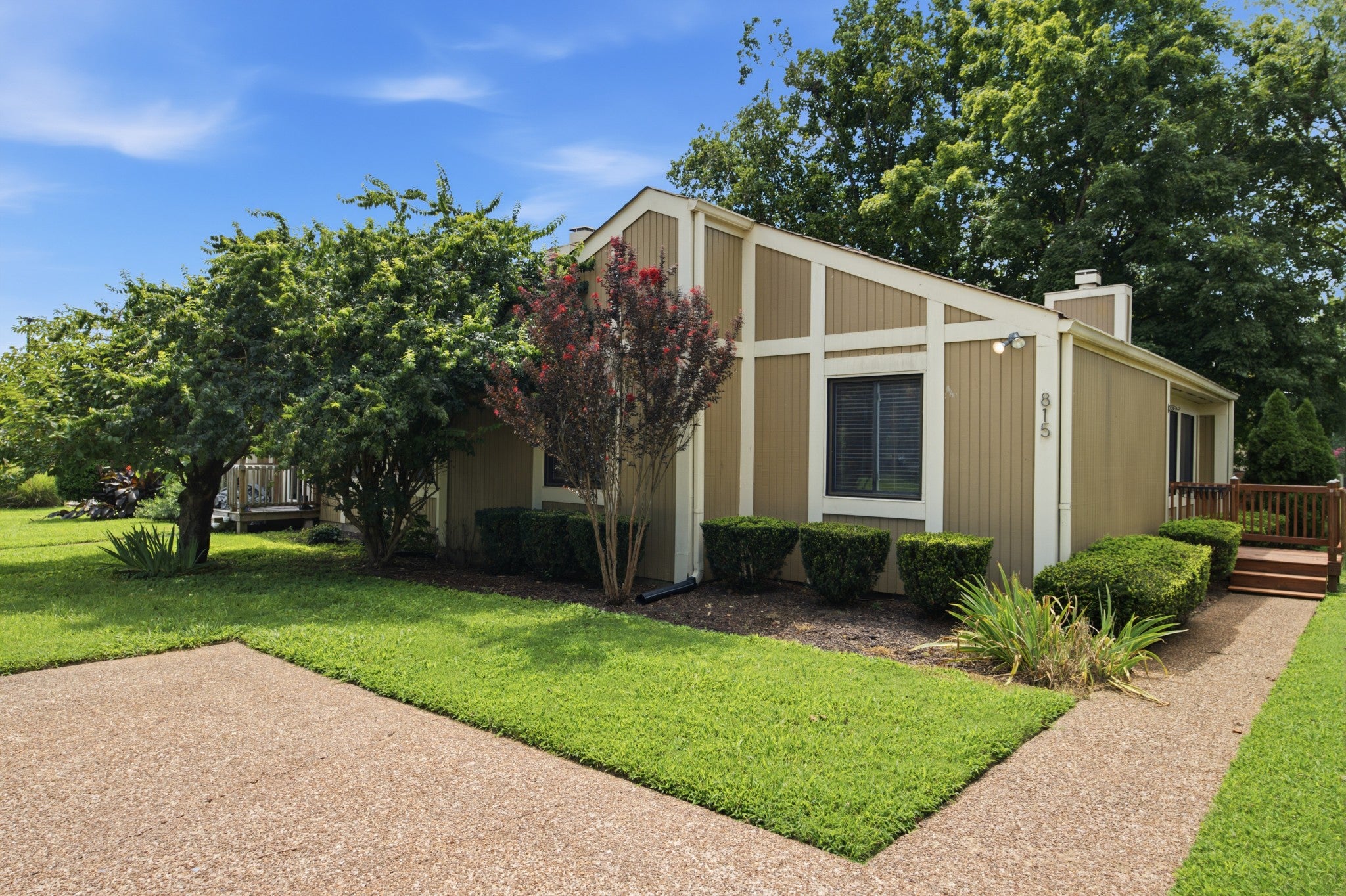 2-bed home for sale in Nashville, TN 37221, 815 Williamsburg West Dr 815 Williamsburg West Dr, Nashville TN 37221 2-bed home, photo 1 of 31
