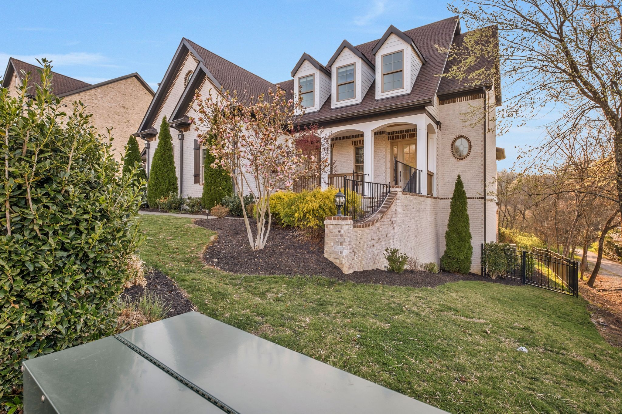 2152 Hartland Rd