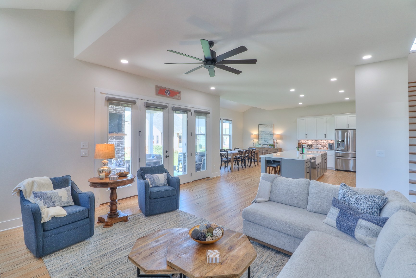 13 Lake Life Ct