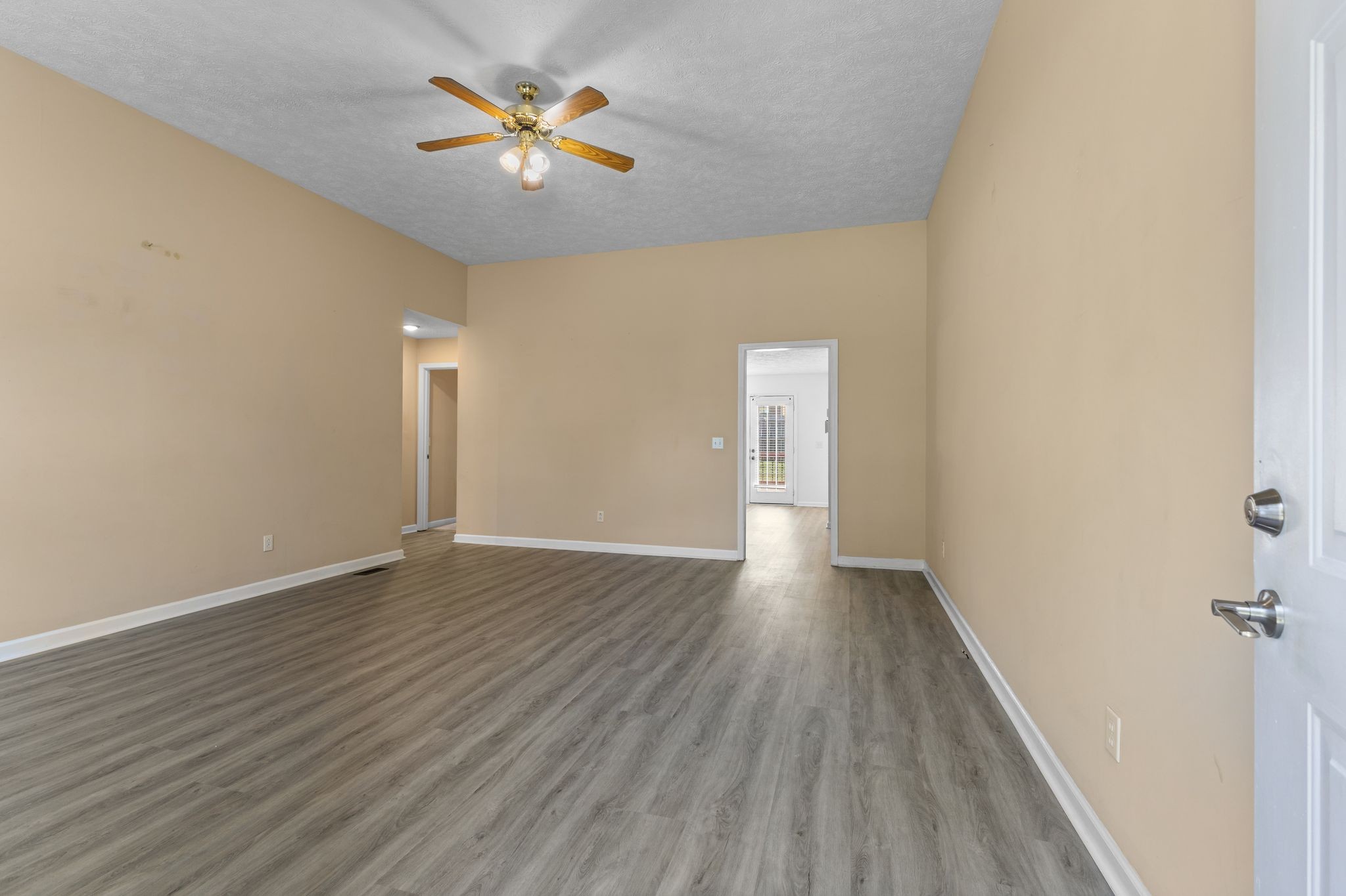 305 Valley Ct